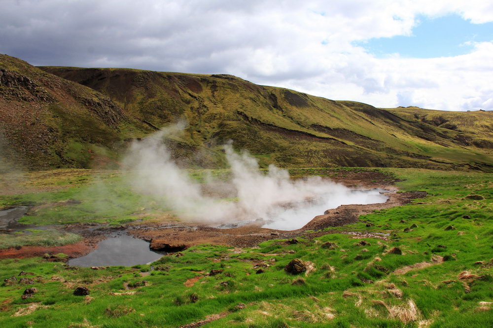 Горячая река Хверагерди на Золотом кольце Исландии