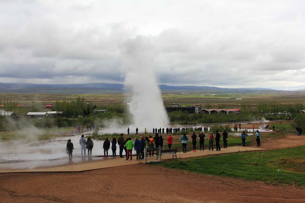 Strokkur geyser erupts every 7-15 minutes