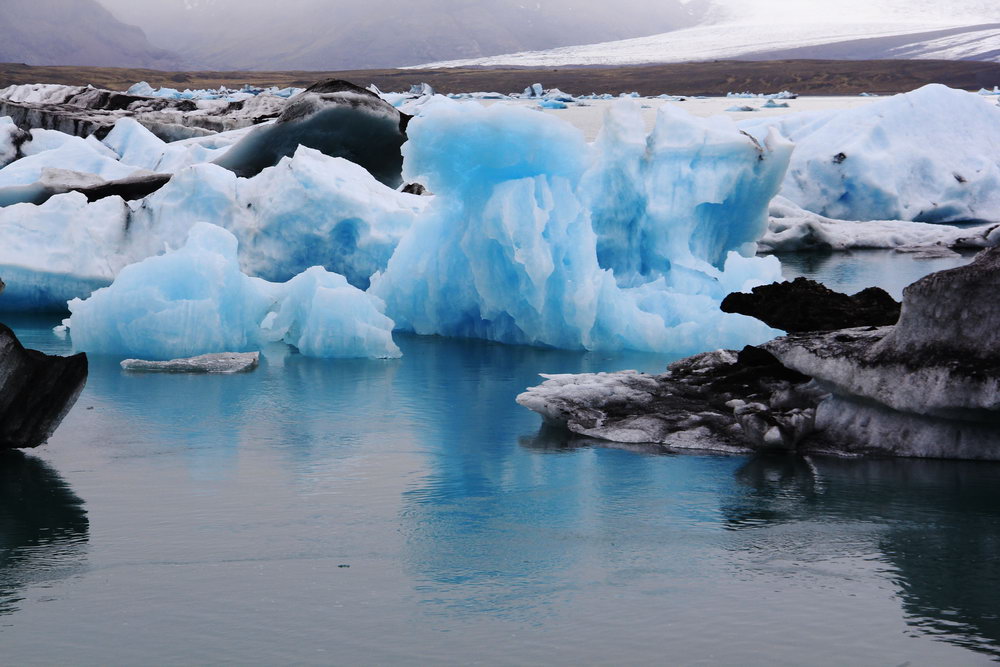 Айсберги в ледниковой лагуне Йокульсарлое, Исландия