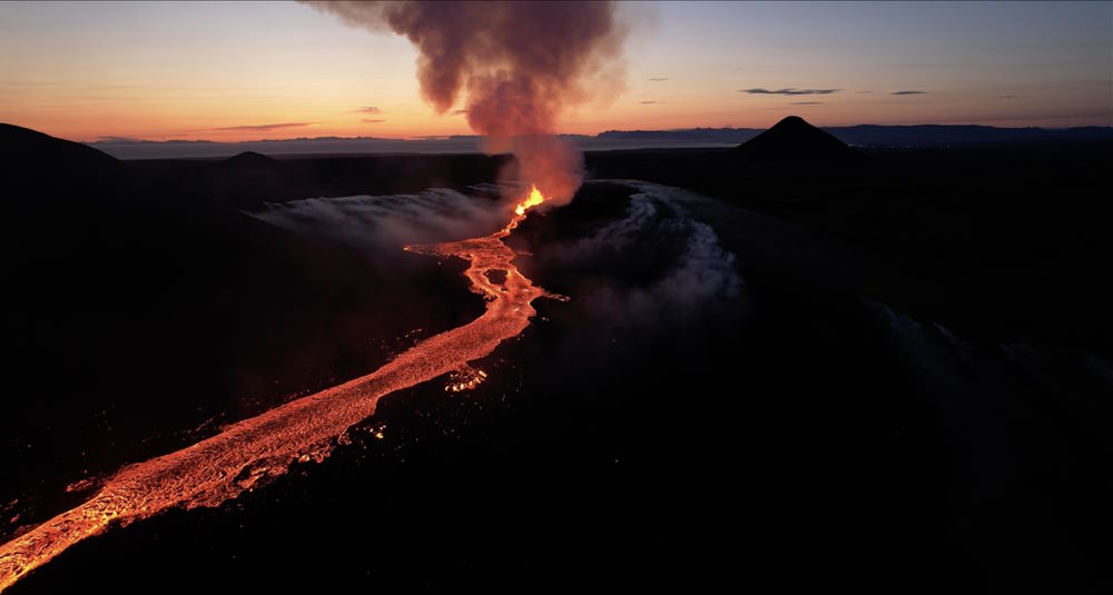Litli Hrutur volcano eruption in Iceland 2023