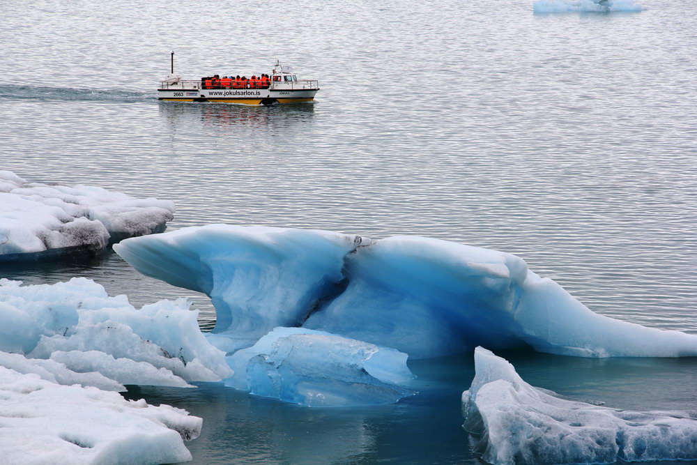 Ледниковая лагуна Йокульсарлон одна из самых популярных достопримечательностей Исландии