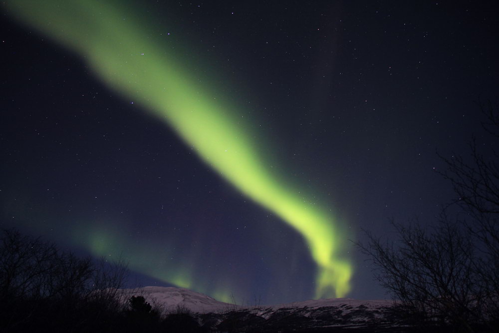 северное сияние в Исландии зимой