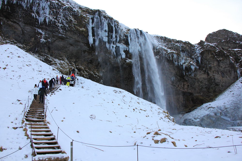 Исландия зимой - водопад