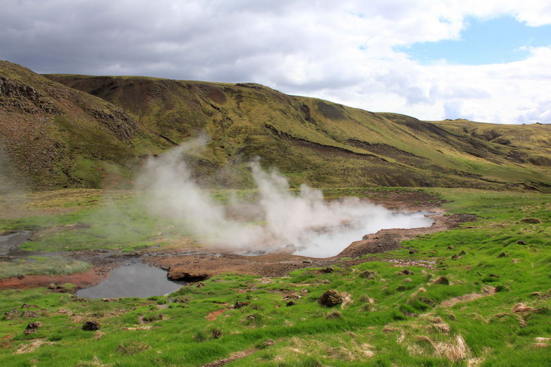 Summer in Iceland - When is the best time of year to visit Iceland. average temperatures and daylight hours!