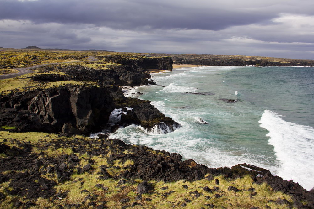Скалы на западном побережье Исландии, полуостров Сналфьелснес